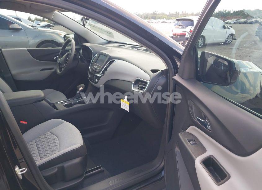 Photo 5 of 2024 Chevrolet Equinox FWD LS (VIN 3GNAXHEG2RL155399)