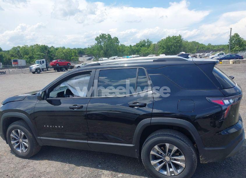 Photo 14 of 2025 Chevrolet Equinox FWD LT (VIN 3GNAXHEG2SL215476)