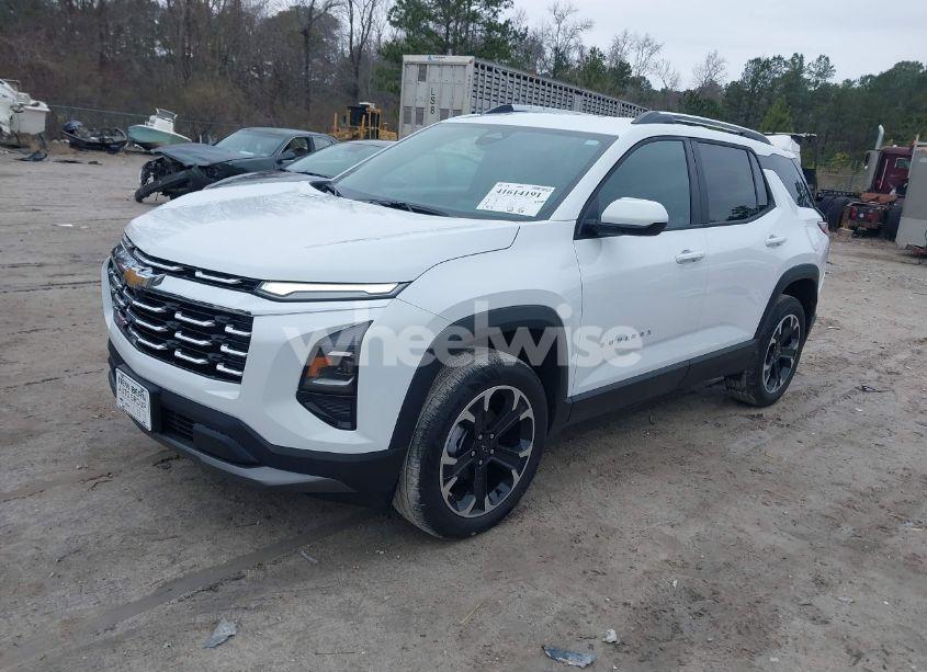 Photo 2 of 2025 Chevrolet Equinox FWD LT (VIN 3GNAXHEG2SL222766)