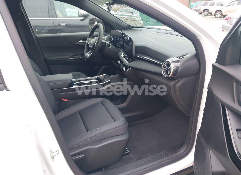 Photo 5 of 2025 Chevrolet Equinox FWD LT (VIN 3GNAXHEG2SL222766)