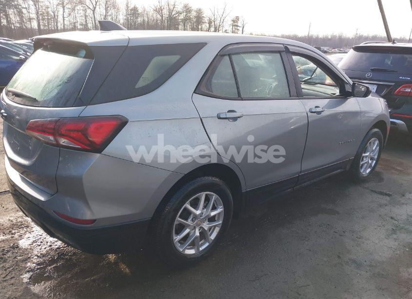 Photo 4 of 2024 Chevrolet Equinox FWD LS (VIN 3GNAXHEG3RL101044)