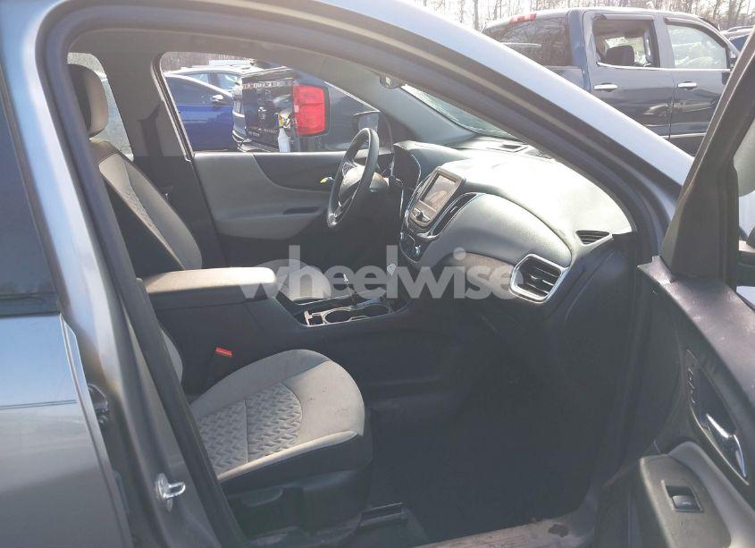 Photo 5 of 2024 Chevrolet Equinox FWD LS (VIN 3GNAXHEG3RL101044)