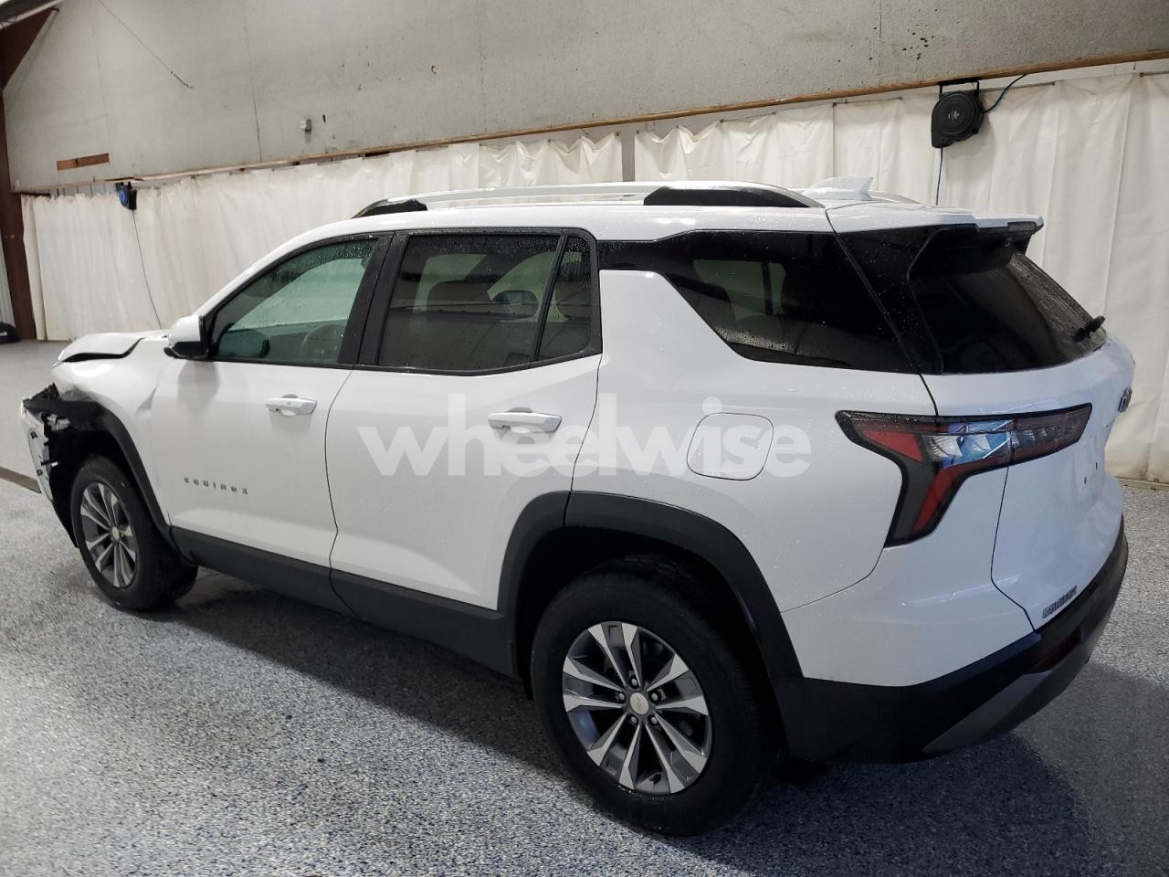 Photo 2 of 2025 CHEVROLET EQUINOX LT (VIN 3GNAXHEG3SL211517)