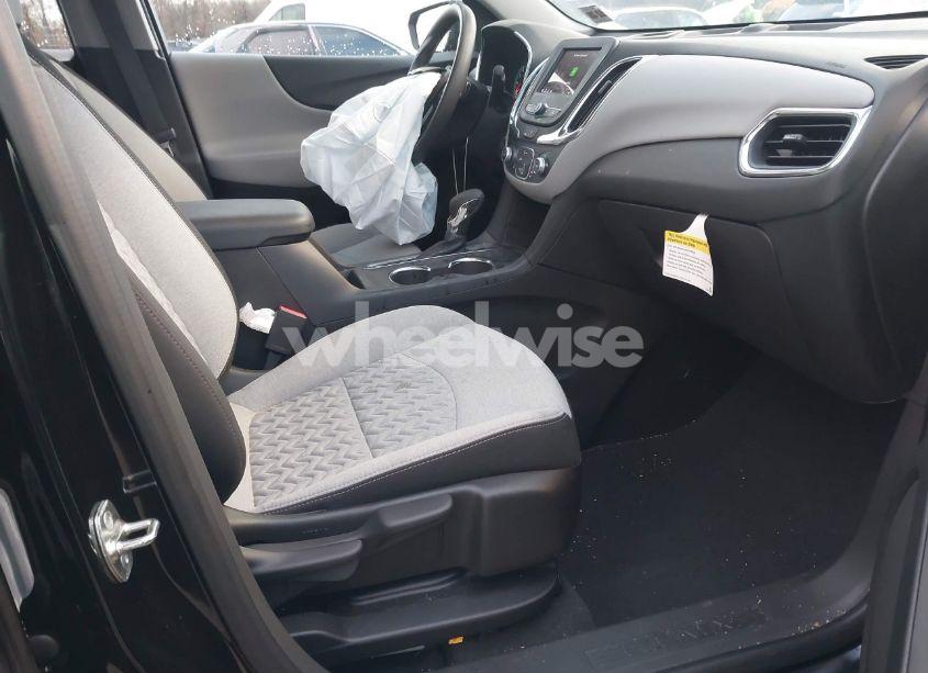 Photo 5 of 2024 Chevrolet Equinox FWD LS (VIN 3GNAXHEG4RL176884)