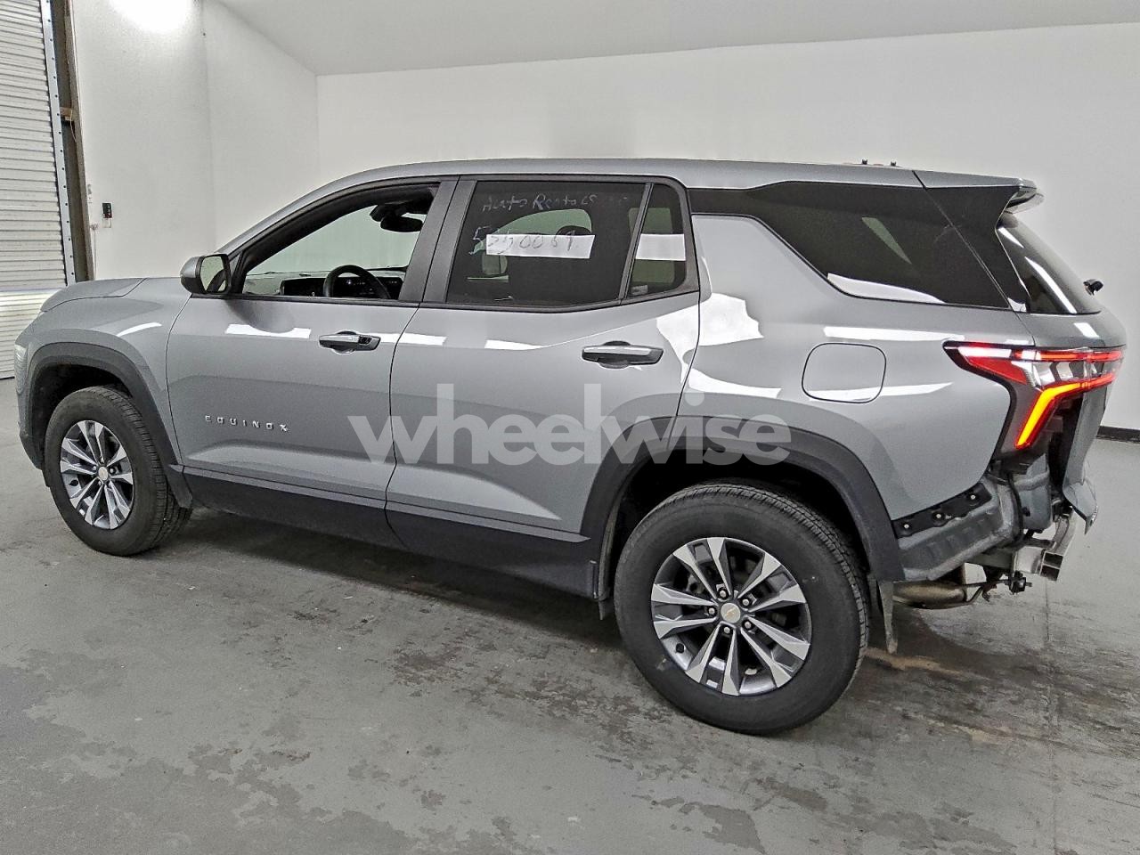 Photo 2 of 2025 CHEVROLET EQUINOX LT (VIN 3GNAXHEG4SL259303)