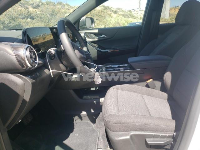 Photo 4 of 2025 CHEVROLET EQUINOX LT (VIN 3GNAXHEG4SL312338)