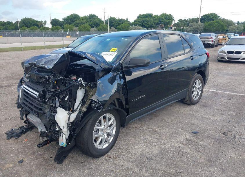 Photo 2 of 2024 Chevrolet Equinox FWD LS (VIN 3GNAXHEG5RL328395)