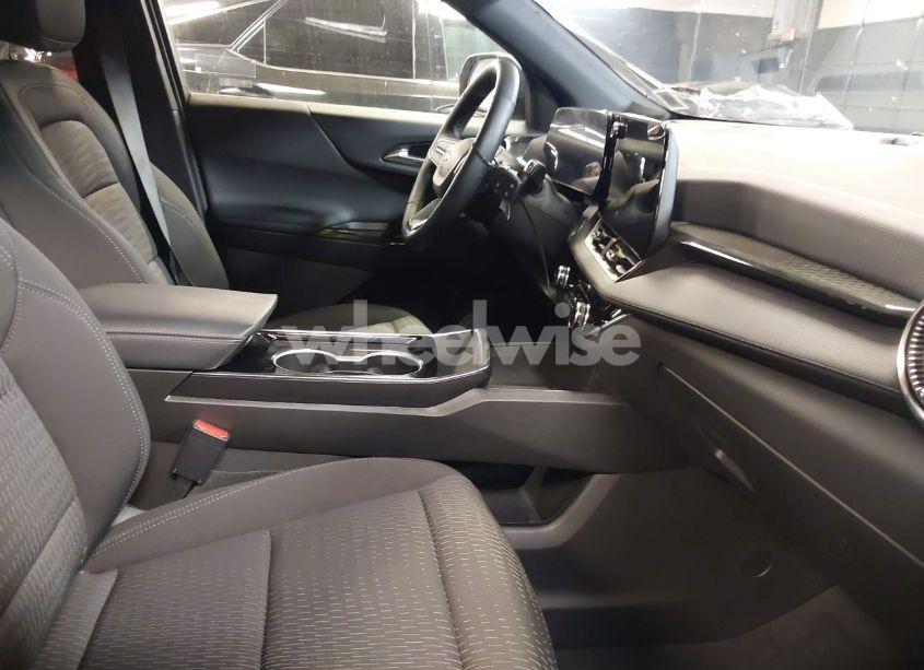 Photo 5 of 2025 Chevrolet Equinox FWD LT (VIN 3GNAXHEG5SL128865)