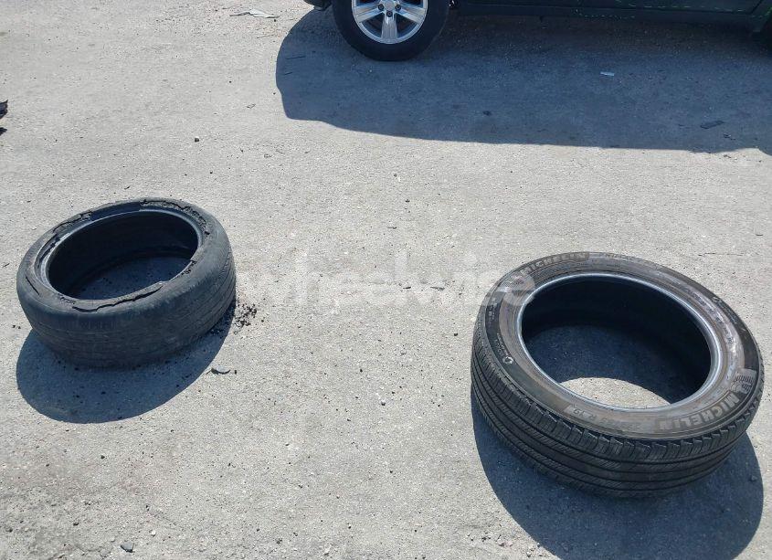 Photo 11 of 2024 Chevrolet Equinox FWD LS (VIN 3GNAXHEG6RL181438)