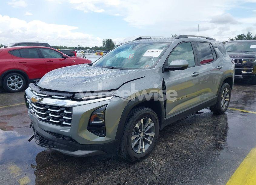 Photo 2 of 2025 Chevrolet Equinox FWD LT (VIN 3GNAXHEG6SL163477)