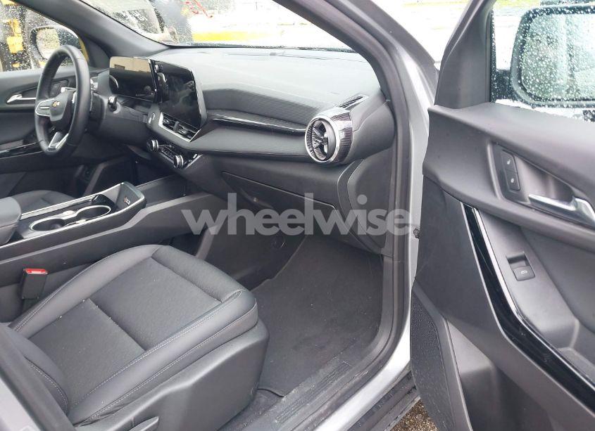 Photo 5 of 2025 Chevrolet Equinox FWD LT (VIN 3GNAXHEG6SL163477)