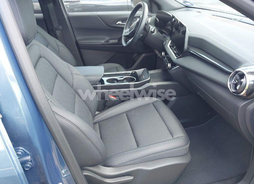 Photo 5 of 2025 Chevrolet Equinox FWD LT (VIN 3GNAXHEG7SL210077)