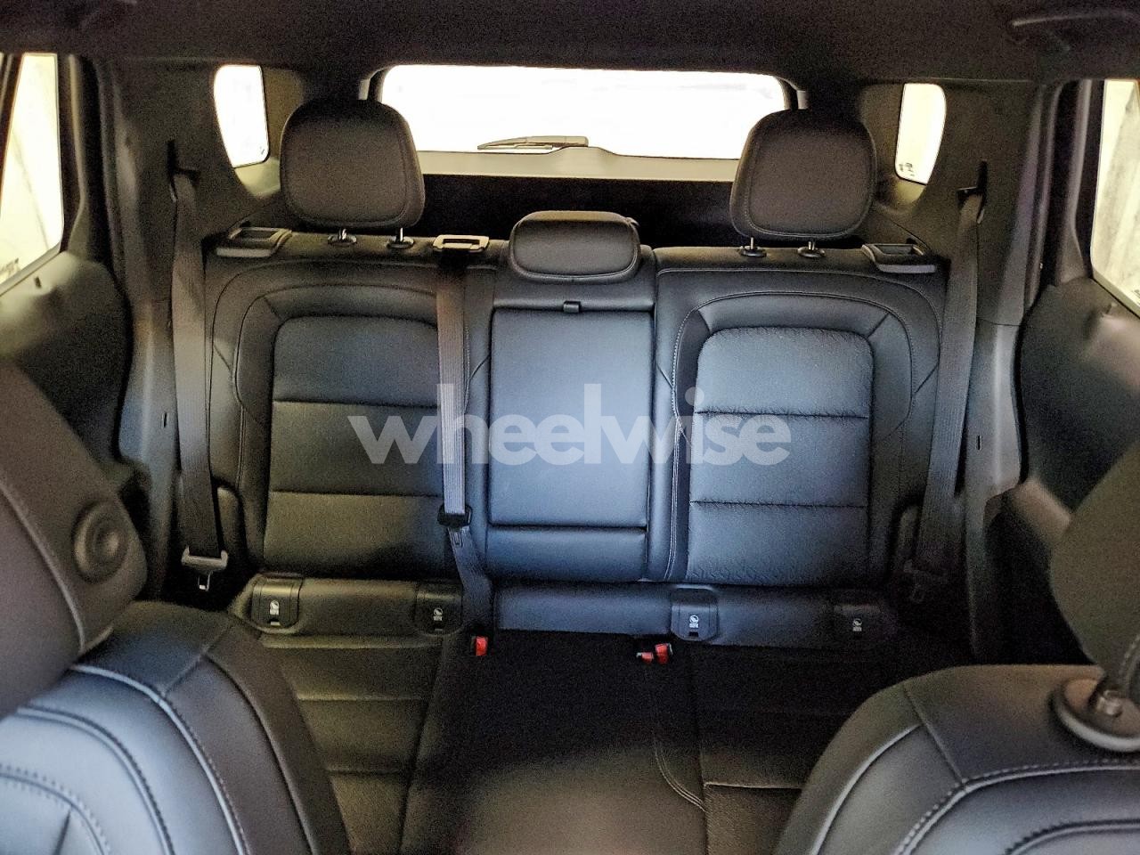 Photo 10 of 2025 CHEVROLET EQUINOX LT (VIN 3GNAXHEG7SL304413)