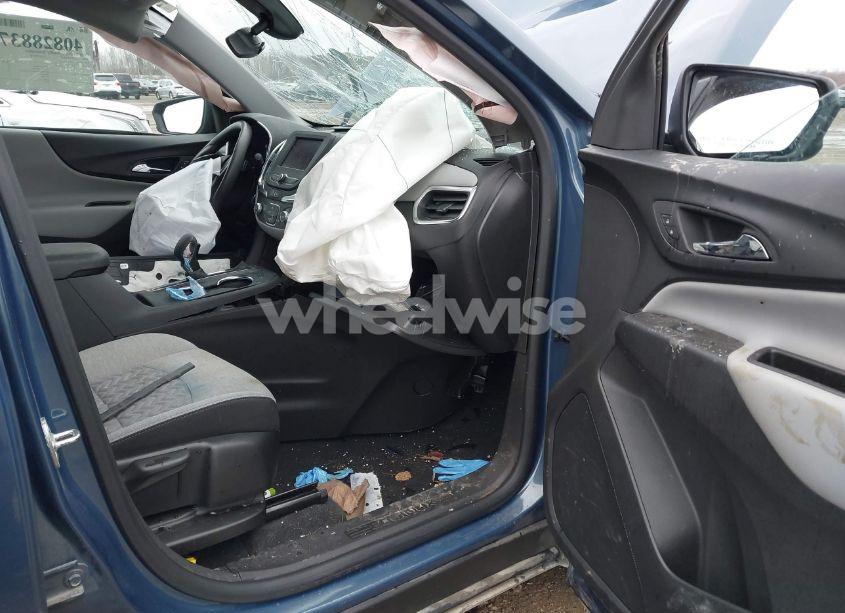 Photo 5 of 2024 Chevrolet Equinox FWD LS (VIN 3GNAXHEG8RL165628)