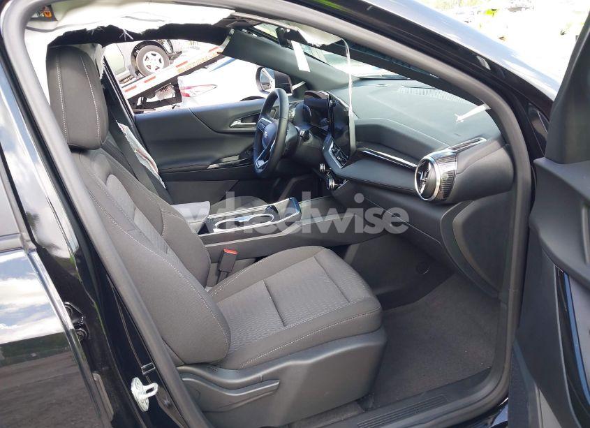 Photo 5 of 2025 Chevrolet Equinox FWD LT (VIN 3GNAXHEG8SL170821)