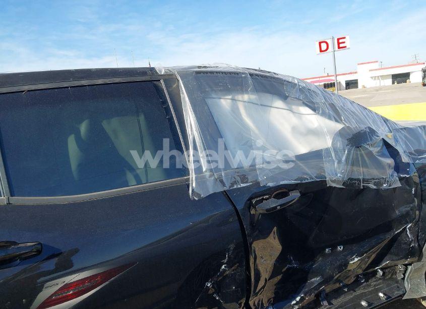 Photo 13 of 2025 Chevrolet Equinox FWD LT (VIN 3GNAXHEG8SL239698)