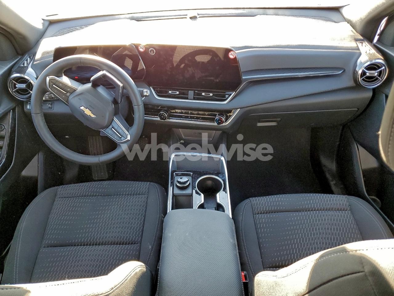 Photo 8 of 2026 CHEVROLET EQUINOX LT (VIN 3GNAXHEG9TL261775)