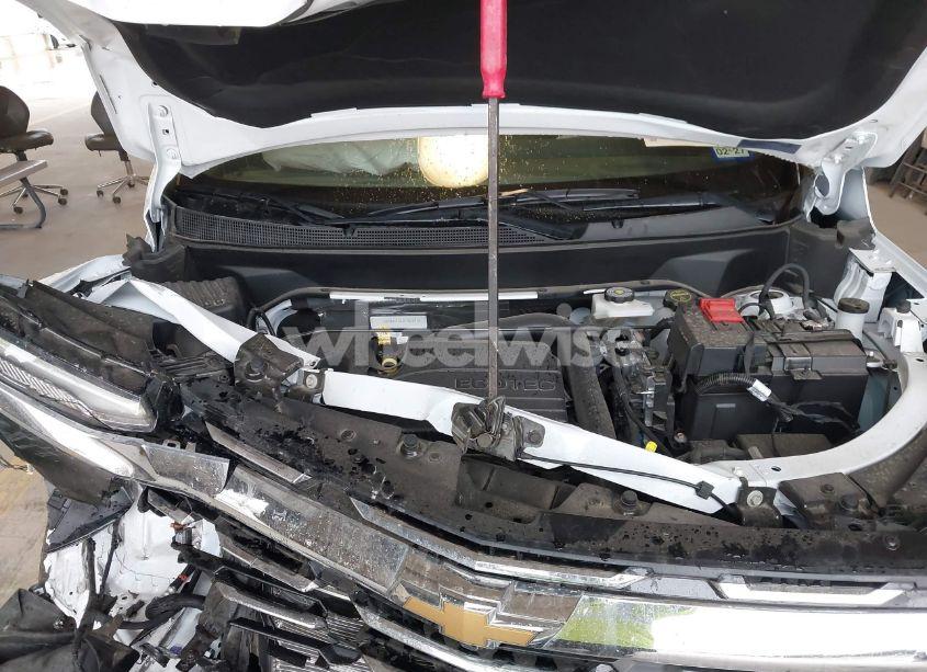 Photo 10 of 2025 Chevrolet Equinox FWD LT (VIN 3GNAXHEGXSL252341)