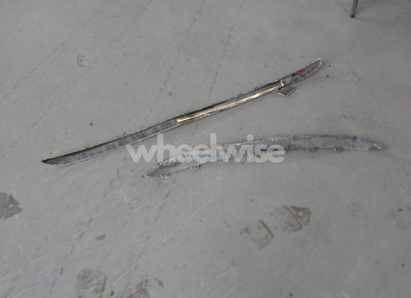 Photo 12 of 2025 Chevrolet Equinox FWD LT (VIN 3GNAXHEGXSL252341)