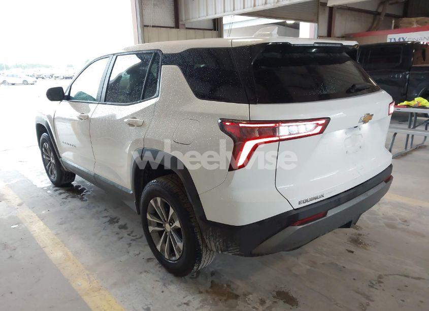 Photo 3 of 2025 Chevrolet Equinox FWD LT (VIN 3GNAXHEGXSL252341)