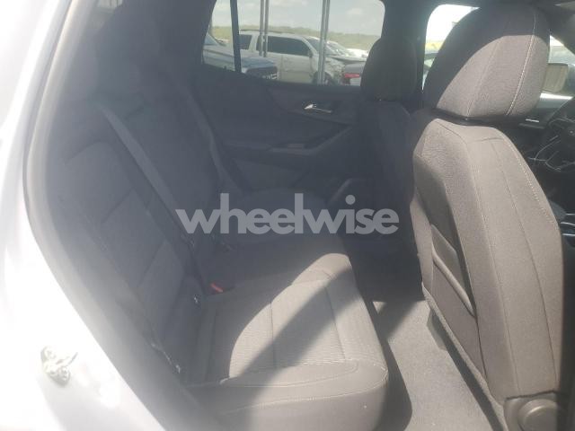 Photo 4 of 2025 CHEVROLET EQUINOX LT (VIN 3GNAXHEGXSL315468)