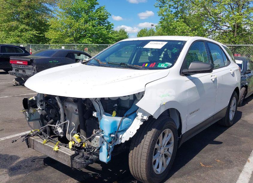 Photo 2 of 2018 Chevrolet Equinox LS (VIN 3GNAXHEV0JL300782)