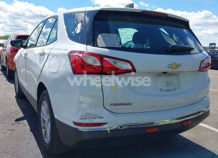Photo 3 of 2018 Chevrolet Equinox LS (VIN 3GNAXHEV0JL300782)