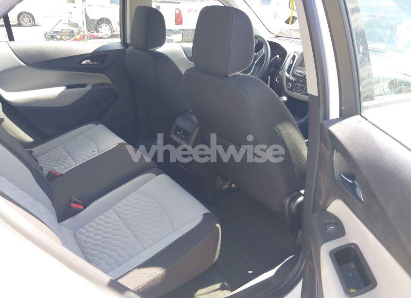 Photo 8 of 2018 Chevrolet Equinox LS (VIN 3GNAXHEV0JL300782)