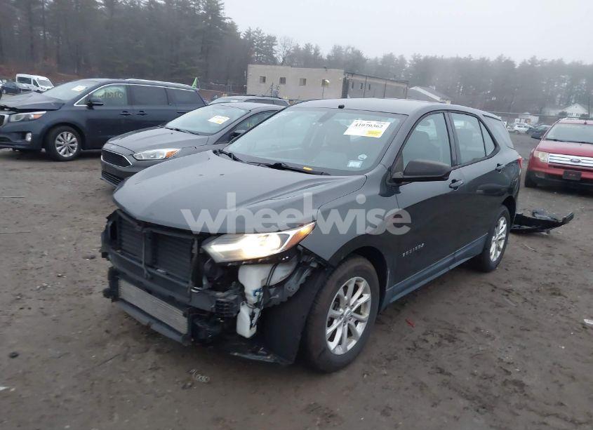 Photo 2 of 2018 Chevrolet Equinox LS (VIN 3GNAXHEV0JS504987)