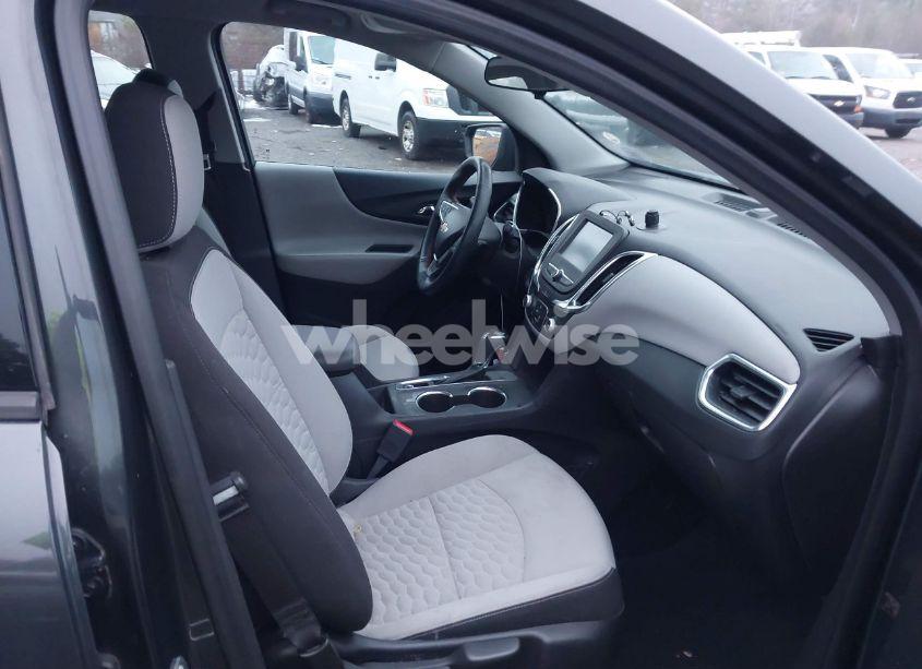 Photo 5 of 2018 Chevrolet Equinox LS (VIN 3GNAXHEV0JS504987)