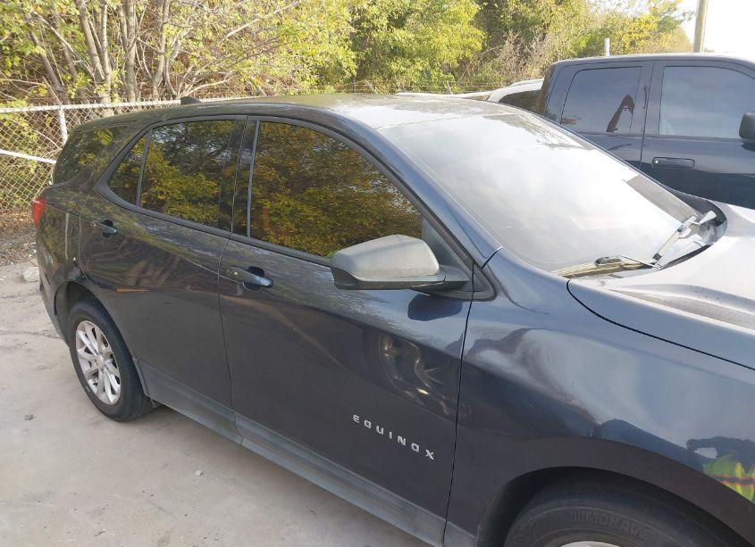 Photo 13 of 2018 Chevrolet Equinox LS (VIN 3GNAXHEV0JS644358)