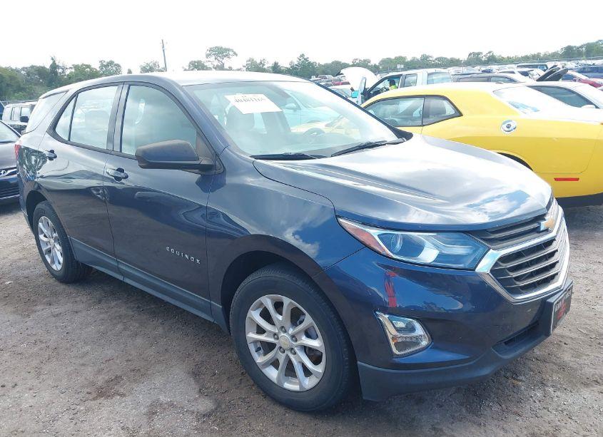 2019 Chevrolet Equinox LS (VIN 3GNAXHEV0KL220335) main photo