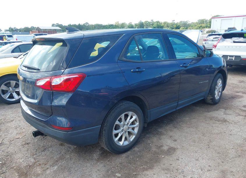 Photo 4 of 2019 Chevrolet Equinox LS (VIN 3GNAXHEV0KL220335)
