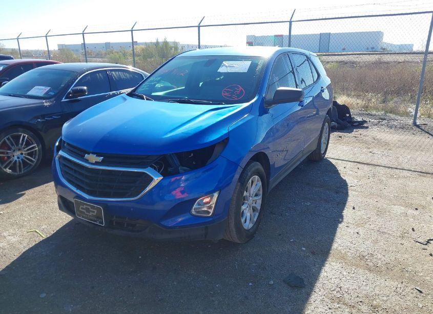 Photo 2 of 2019 Chevrolet Equinox LS (VIN 3GNAXHEV0KS540860)