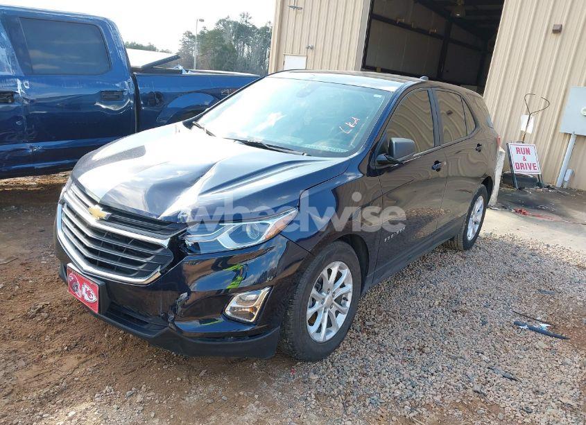 Photo 2 of 2020 Chevrolet Equinox FWD LS (VIN 3GNAXHEV0LS629376)