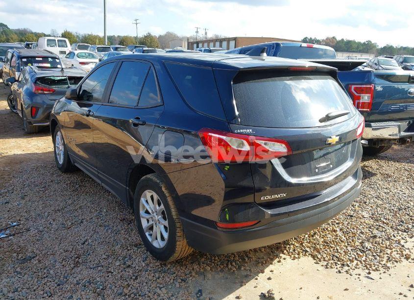Photo 3 of 2020 Chevrolet Equinox FWD LS (VIN 3GNAXHEV0LS629376)