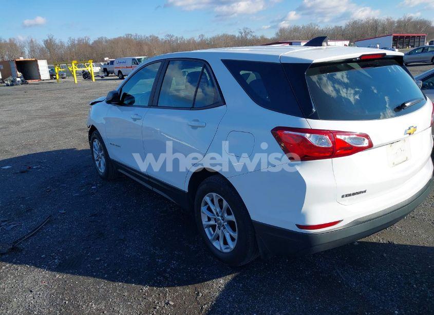 Photo 3 of 2020 Chevrolet Equinox FWD LS (VIN 3GNAXHEV0LS696088)