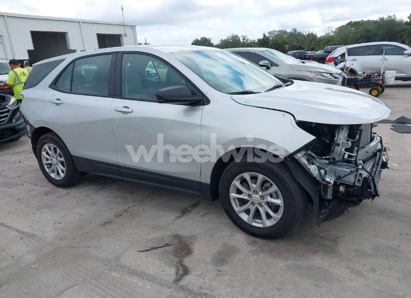 2020 Chevrolet Equinox FWD LS (VIN 3GNAXHEV0LS735472) main photo