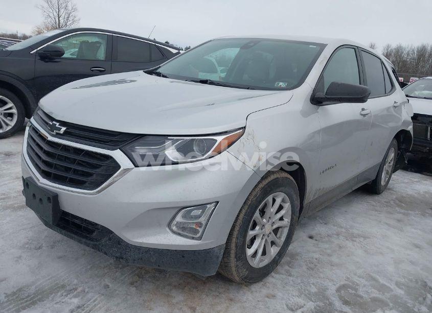 Photo 2 of 2021 Chevrolet Equinox FWD LS (VIN 3GNAXHEV0MS105355)