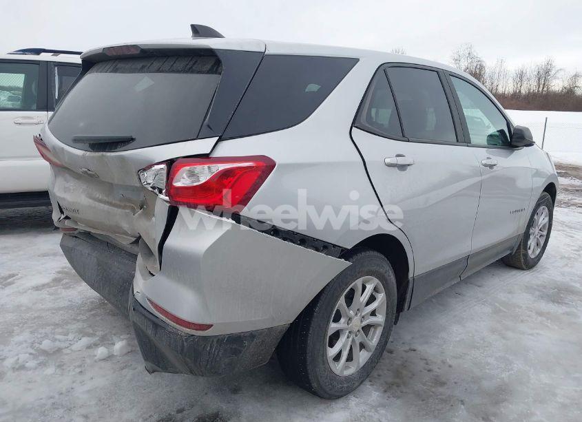 Photo 4 of 2021 Chevrolet Equinox FWD LS (VIN 3GNAXHEV0MS105355)