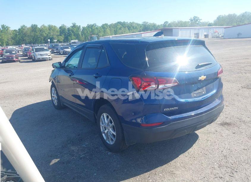 Photo 3 of 2022 Chevrolet Equinox FWD LS (VIN 3GNAXHEV0NS167257)
