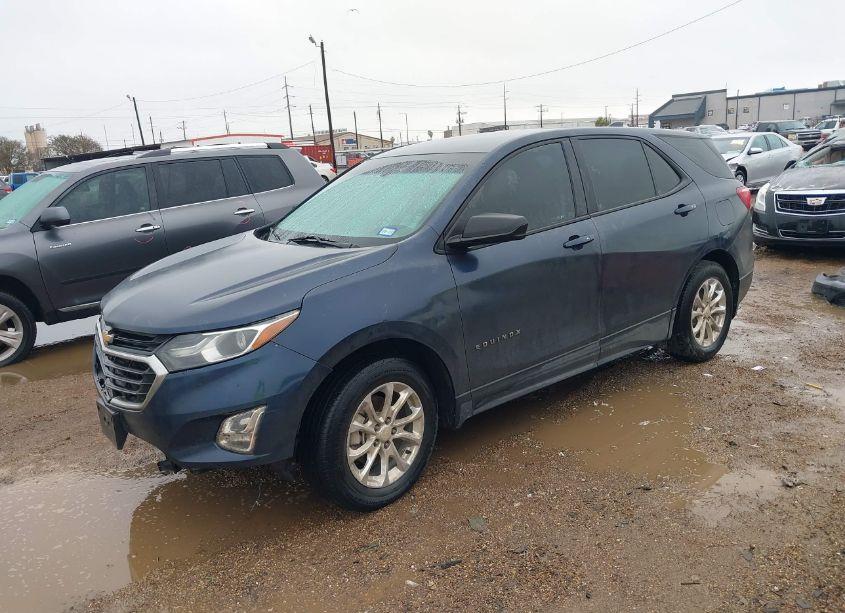Photo 2 of 2018 Chevrolet Equinox LS (VIN 3GNAXHEV1JS531356)