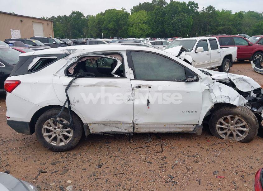 Photo 13 of 2018 Chevrolet Equinox LS (VIN 3GNAXHEV1JS554314)