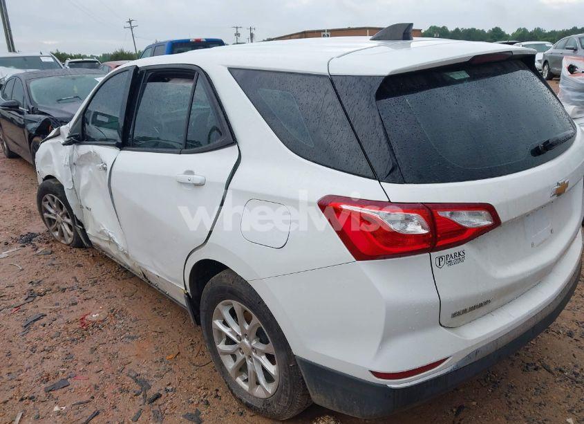 Photo 3 of 2018 Chevrolet Equinox LS (VIN 3GNAXHEV1JS554314)