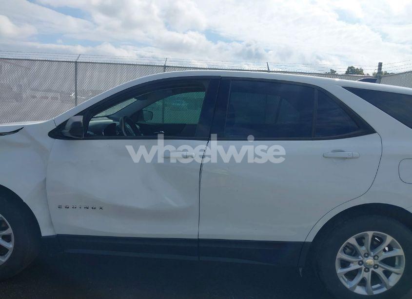 Photo 15 of 2018 Chevrolet Equinox LS (VIN 3GNAXHEV1JS642747)
