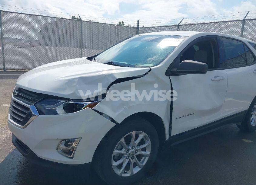 Photo 6 of 2018 Chevrolet Equinox LS (VIN 3GNAXHEV1JS642747)