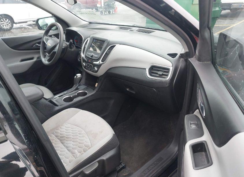 Photo 5 of 2019 Chevrolet Equinox LS (VIN 3GNAXHEV1KL213054)