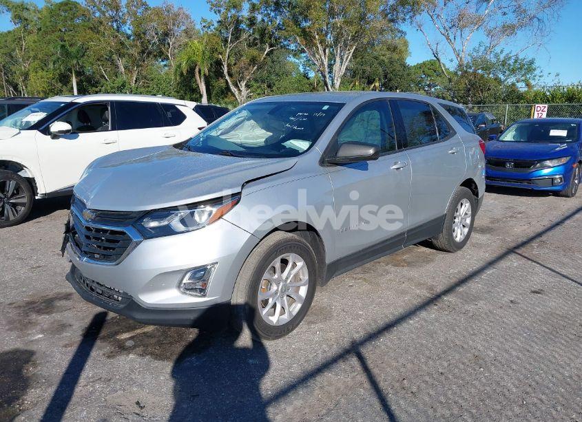 Photo 2 of 2019 Chevrolet Equinox LS (VIN 3GNAXHEV1KS514753)