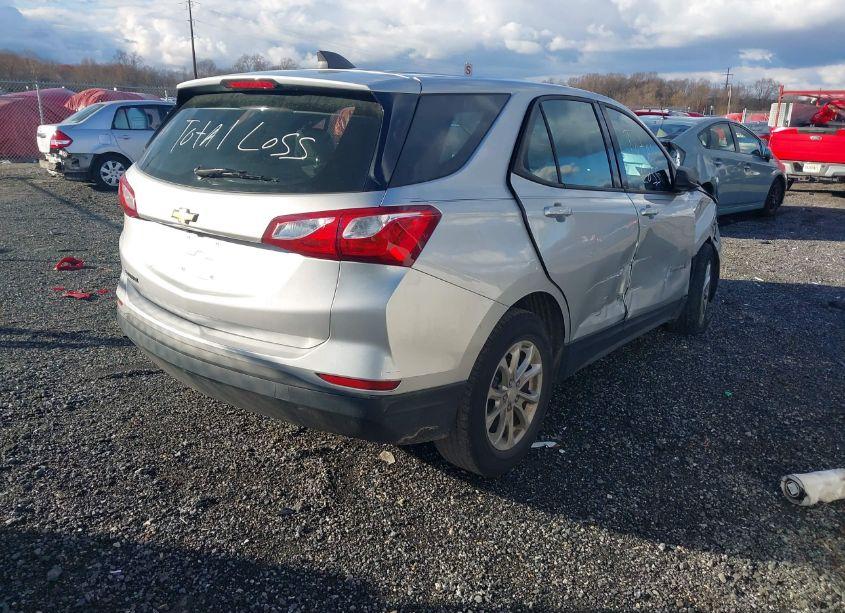 Photo 4 of 2019 Chevrolet Equinox LS (VIN 3GNAXHEV1KS525087)
