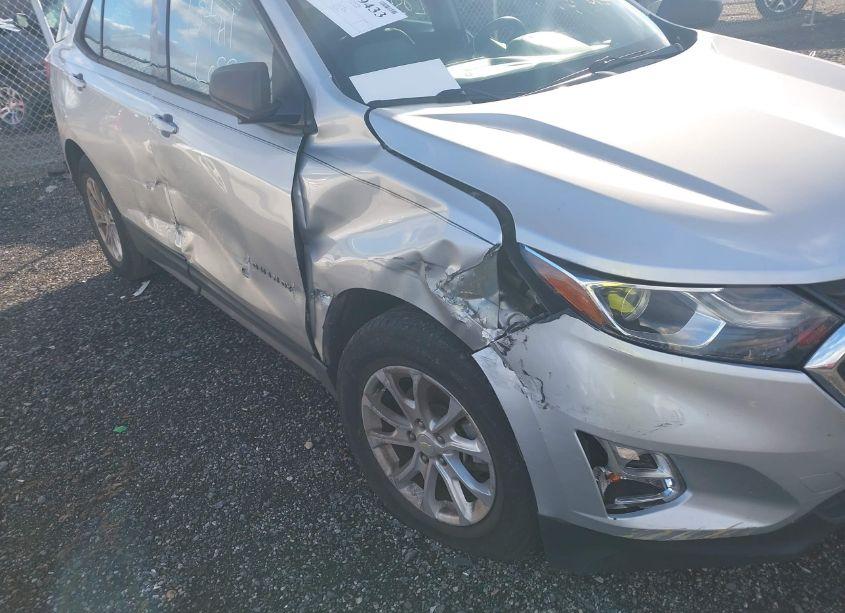 Photo 6 of 2019 Chevrolet Equinox LS (VIN 3GNAXHEV1KS525087)